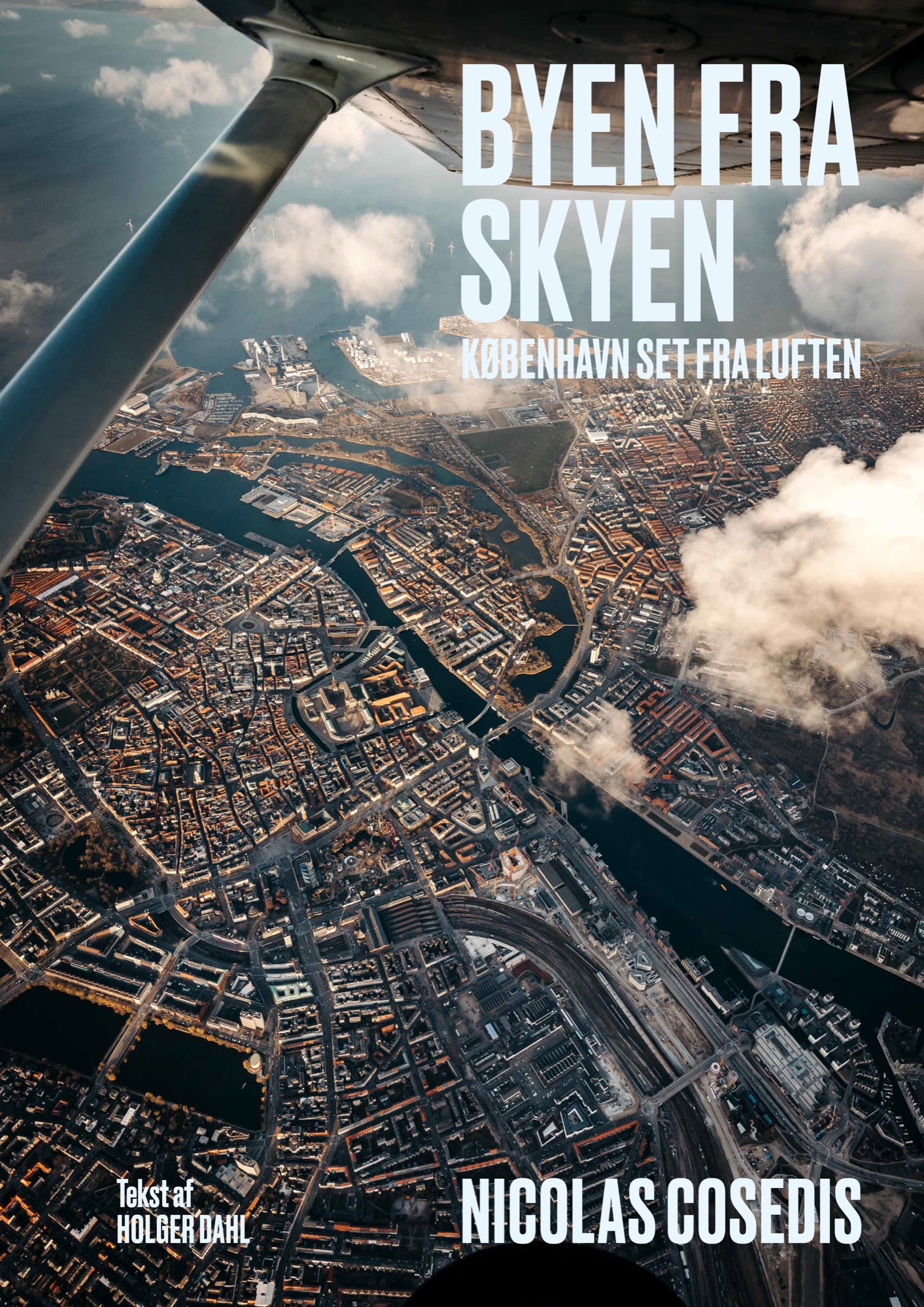 Omslaget til Byen fra Skyen af Nicolas Cosedis