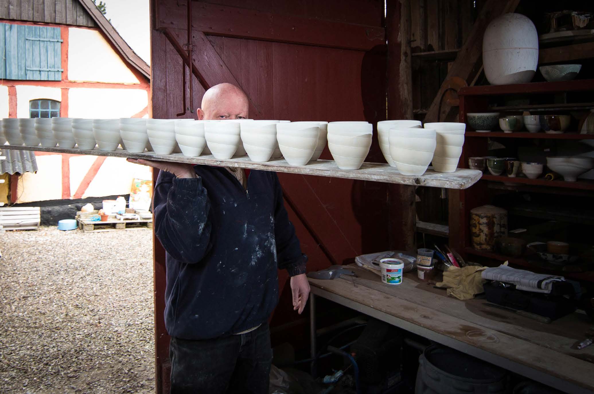 Keramikeren Poul Erik Eliasen fotograferet af Steffen Jensen
